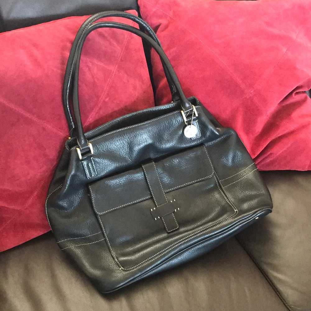 Aerosoles black shoulder bag